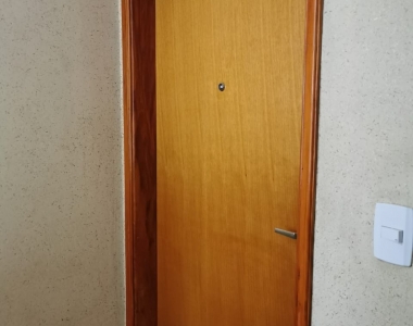 6 Porta de entrada do apartamento