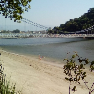 Praia e Ponte Pensil