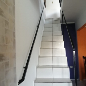 escada de acesso ao andar superior
